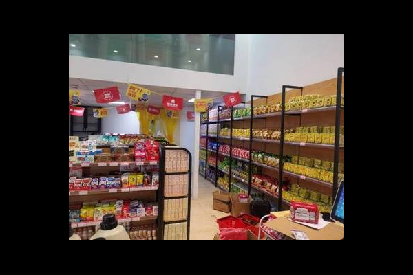 仓储式货架超市网红照片