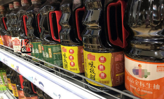超市里怎么挑选酱油