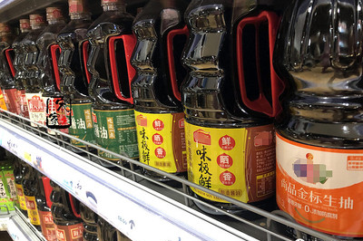 超市里怎么挑选酱油