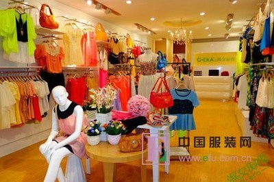青岛哪里有便宜服装超市