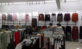 在超市服装区应该怎么做