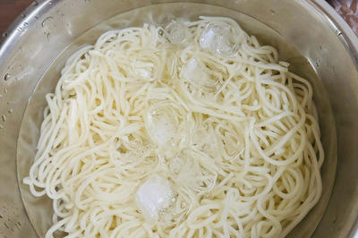 超市包装面条如何做炒面