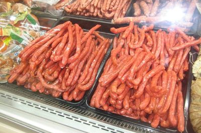 超市里的腊肠肉能吃吗