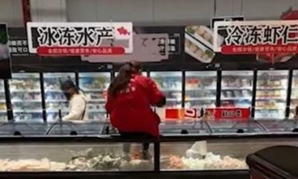 超市里打好秤如何贴标签