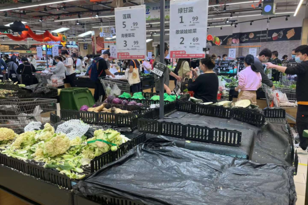 小雨在超市买什么好
