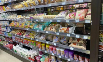 便利店货架陈列品类