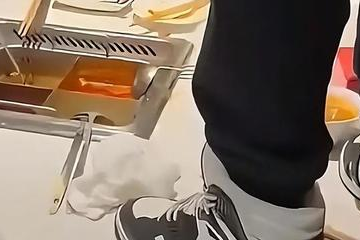 卧龙红旗超市在哪里啊