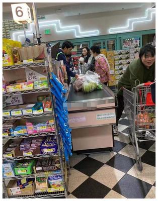 超市收银饿了吃什么