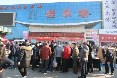胶州衣服超市在哪里啊