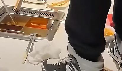 卧龙红旗超市在哪里啊