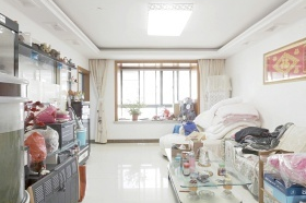 夏阳超市楼上卖什么