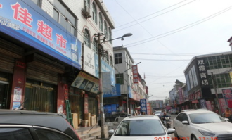 灵山镇最大超市叫什么