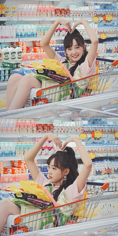 小雨在超市里买什么