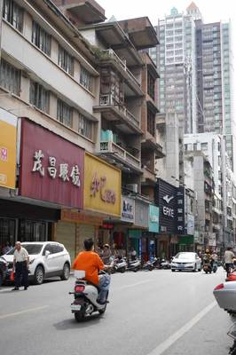 罗定旧城超市在哪里啊